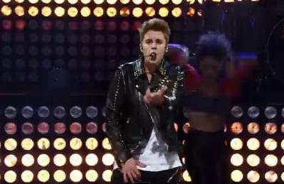 Justin Bieber feat. Ludacris – All Around the World